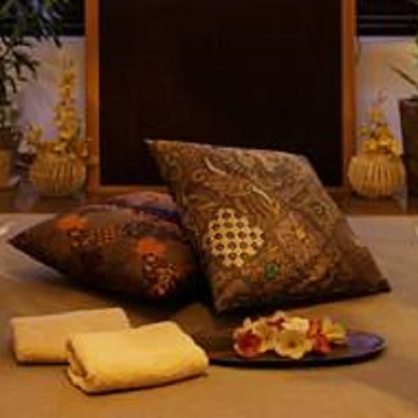 Thai Flex～難波・道頓堀『本格安』タイ古式&床もみ&ストレッチ～