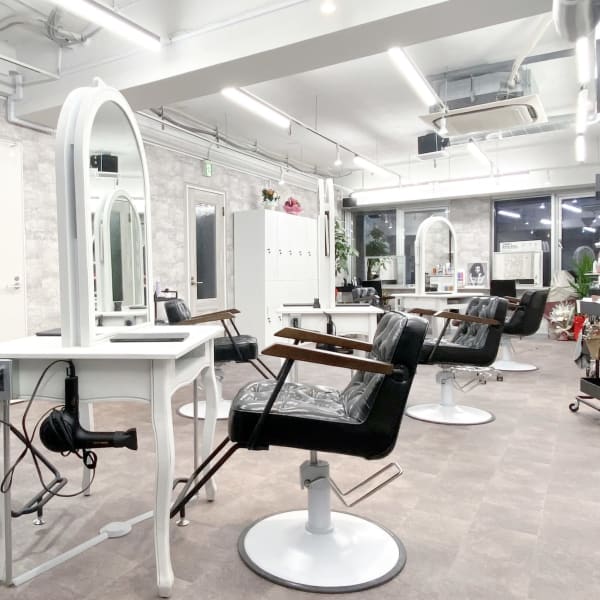 Refine by Afinar 本厚木店