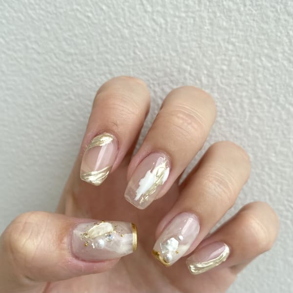 〈ジェル〉ニュアンスゴールドネイル✨
