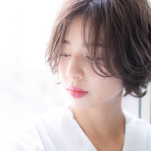 美容室 Adorn 本店