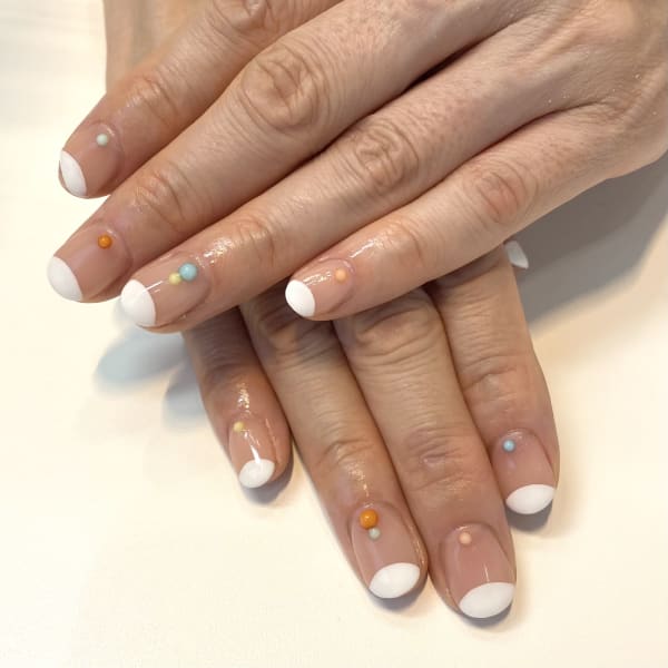 〈ジェル〉。⚫︎○丸フレンチネイル○⚫︎。