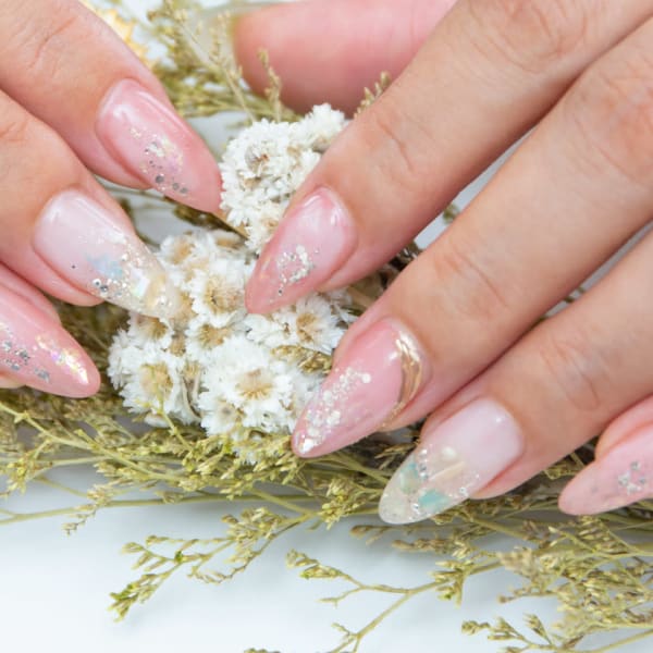 Nail salon CREST