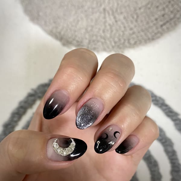 〈ジェル〉moonネイル