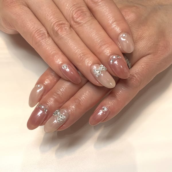 〈ジェル〉うるうるピンクネイル