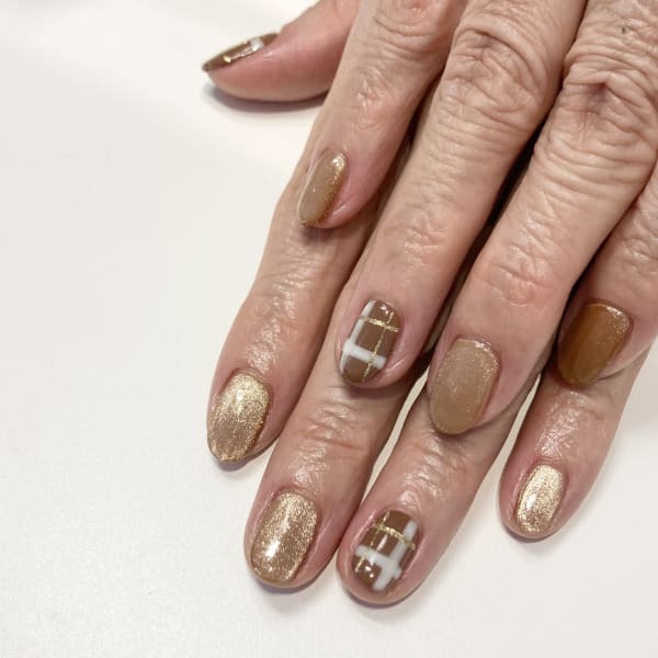 〈ジェル〉チョコレートカラーネイル