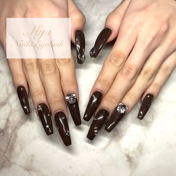 ブラウンネイル