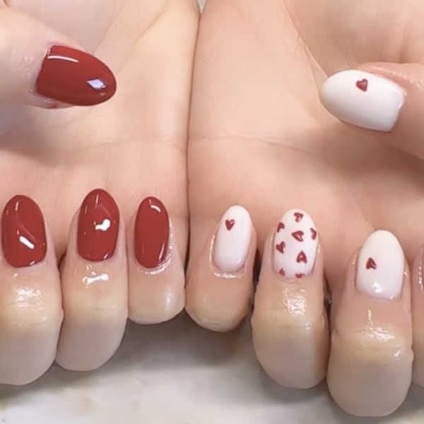 赤×ハートアシメネイル|ジェルネイル専門店 NICE NAIL新宿西口店