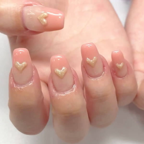 ぷっくりハートネイル