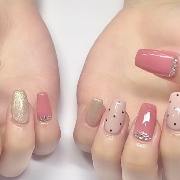 ピンクドットネイル|ジェルネイル専門店 NICE NAIL 枚方市駅前店