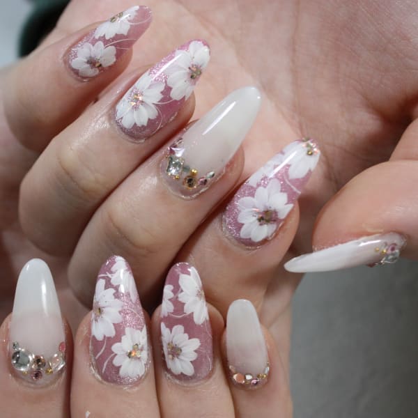 チップ長さだし+パーツ・モチーフ・アートつけ放題☆180分|nail & eyelash Famille 池袋東口店