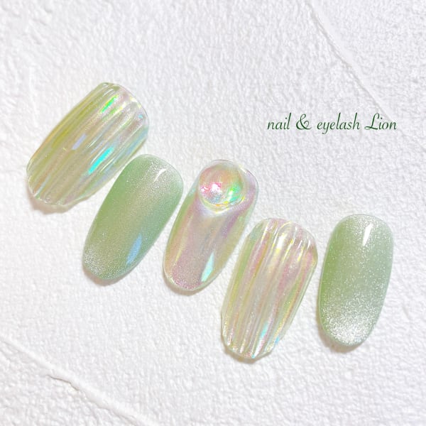 うるうるオーロラバカラネイル