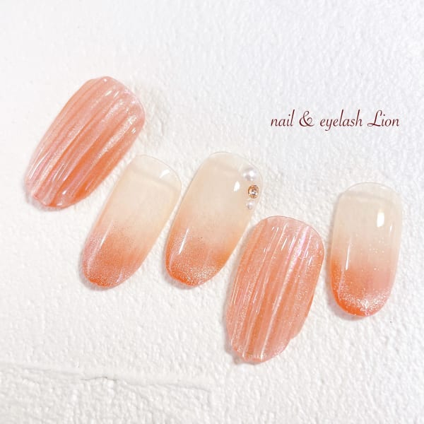 うるうるオーロラバカラネイル