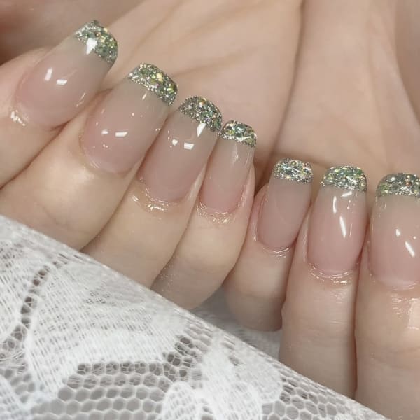 ストーンフレンチネイル