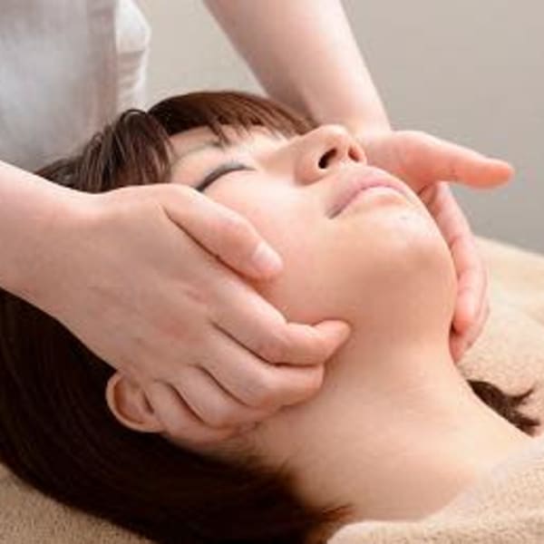 小顔矯正・骨盤矯正・整体　 ビュースタイル川西