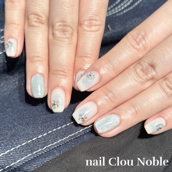 ブルーカラー×チークネイル