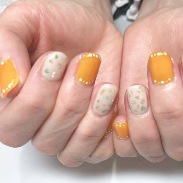 ドット&シェルちらしネイル♪