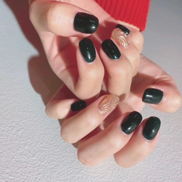  シンプルブラックネイル