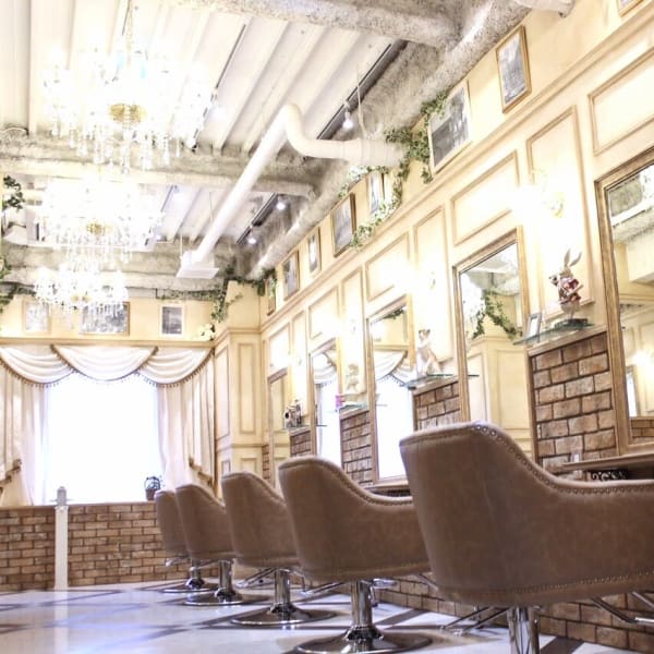 Ellen by artina 新宿店