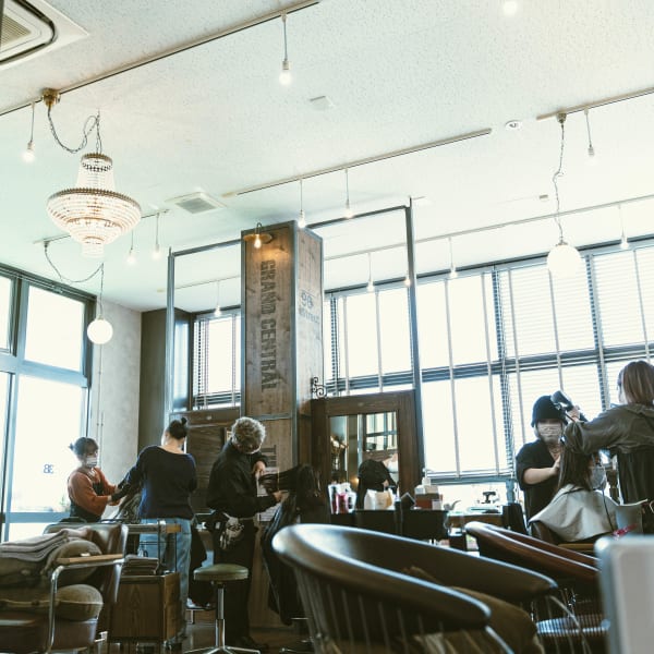 HAIR LOUNGE THREE BEE【ヘアー ラウンジ スリービー】