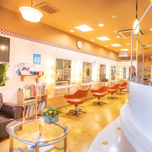 Hair & Nail Studio Bloom