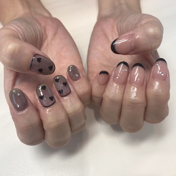 〈ジェル〉ちゅるんとブラックネイル