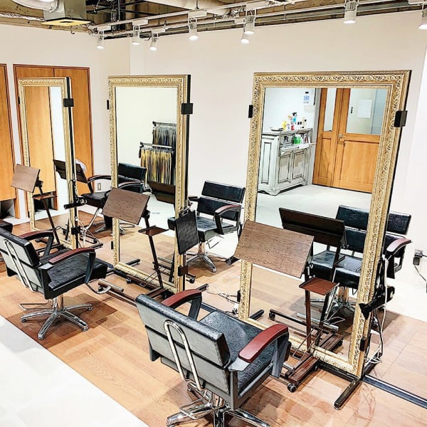 エクステ・インナーカラー・髪質改善・縮毛矯正専門店 hair salon AMOR 高田馬場店