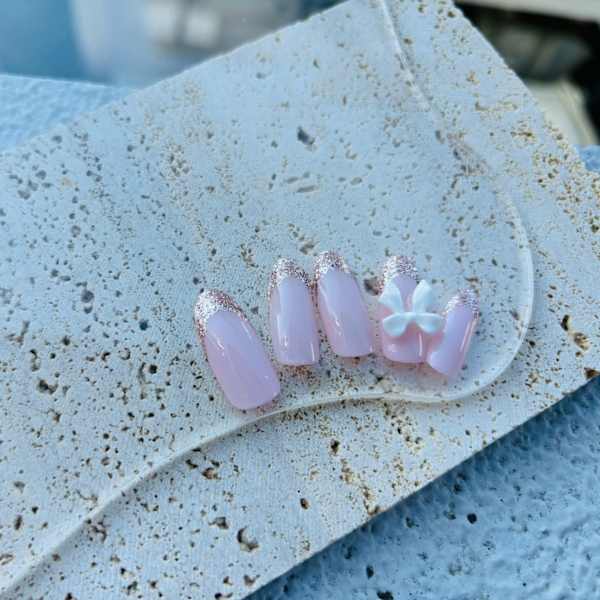 リボンのパーツで可愛くあしらって♪