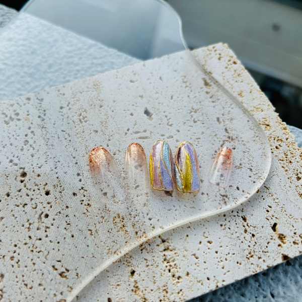 きらびやかなステンドグラスネイル☆