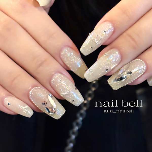 キラキラワンホンネイル