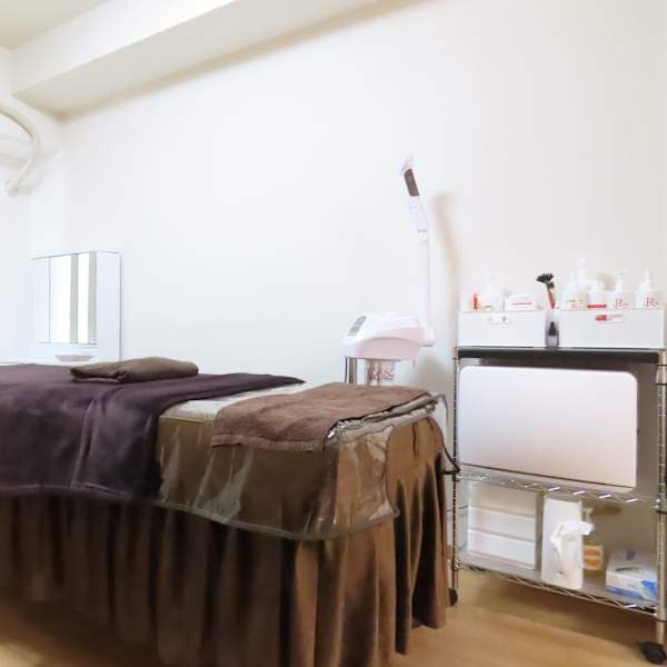 【肌管理専門店】WHITEAQUA広島店