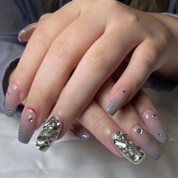 ネイルサロン Zina nail 船橋南口【パラジェル/フィルイン導入】