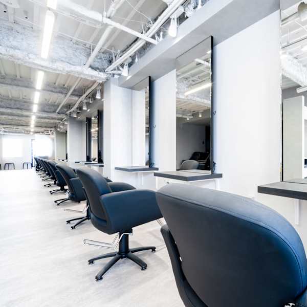 confidence-MEN’S HAIR-新宿3rd