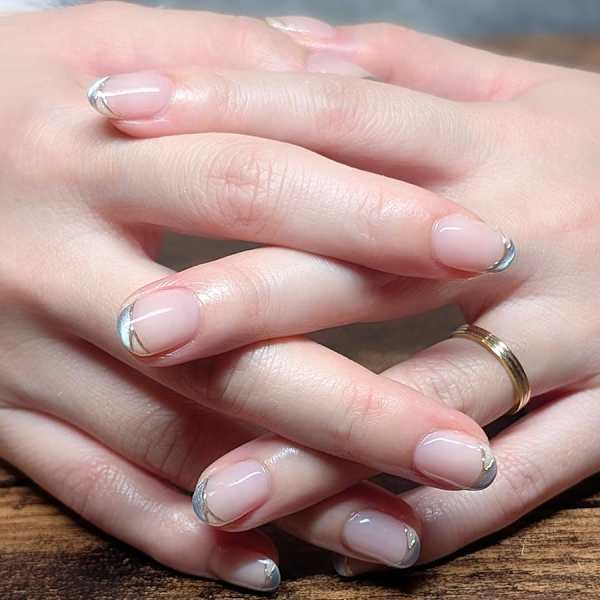 バイカラーフレンチネイル