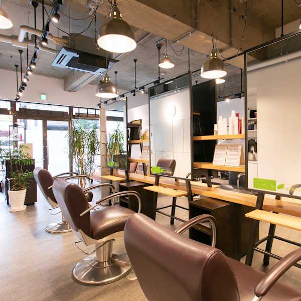 COCKNEY HAIR & BEAUTY【コックニー ヘア―アンドビューティー】