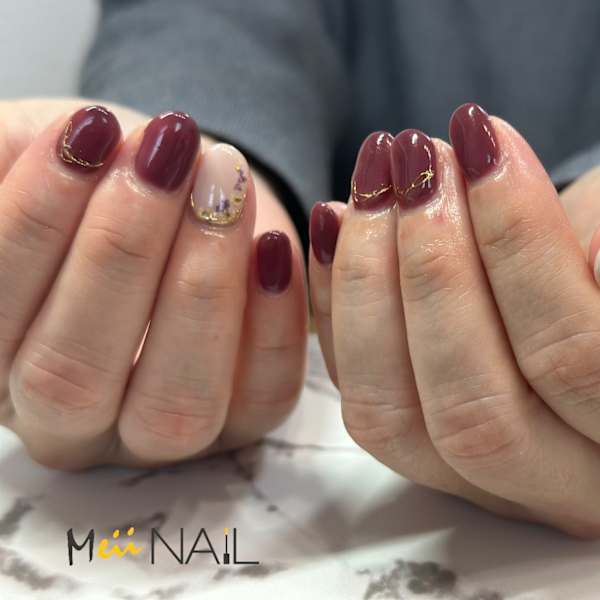 小花ボルドーネイル