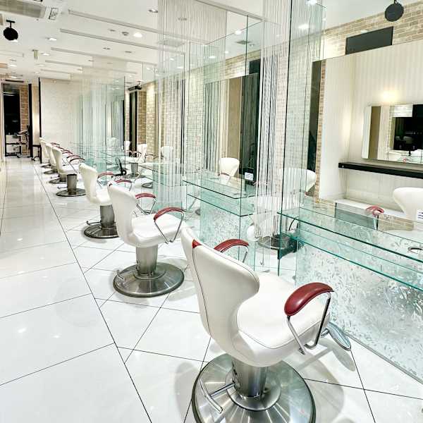 HAIR & MAKE EARTH 新越谷店