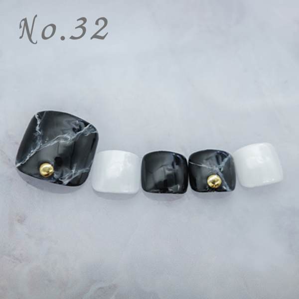 フットネイル：No.32