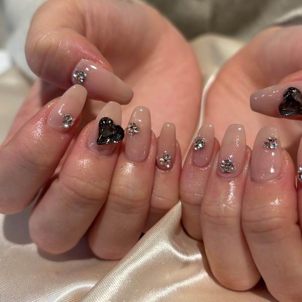 ヌーディー大人めネイル