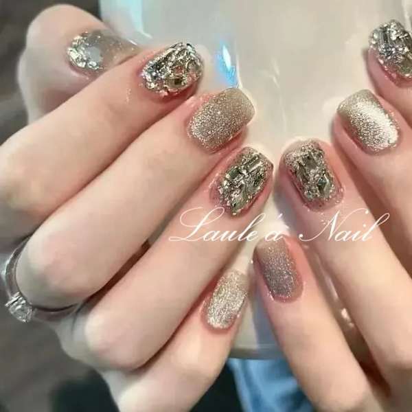 Laule'a Nail 新宿