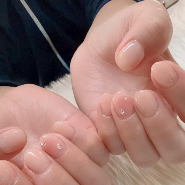 ちゅるちゅるチークネイル