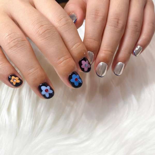 お花デザインネイル|ネイルサロン Zina nail 船橋北口【パラジェル/フィルイン導入】