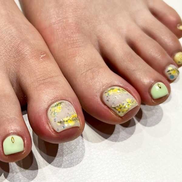 ミモザデザイン*フットネイル