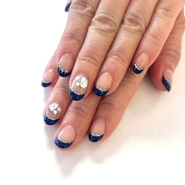 〈ジェル〉ネイビーフレンチ|MENARD CHAMPS BILEC Nail Salon