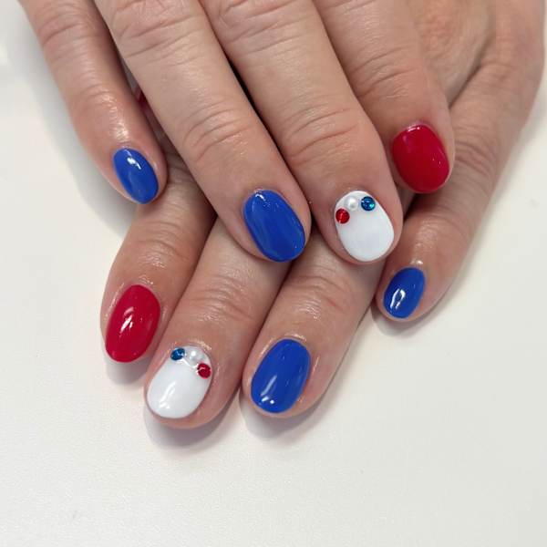 〈シェラック〉トリコロールカラー|MENARD CHAMPS BILEC Nail Salon