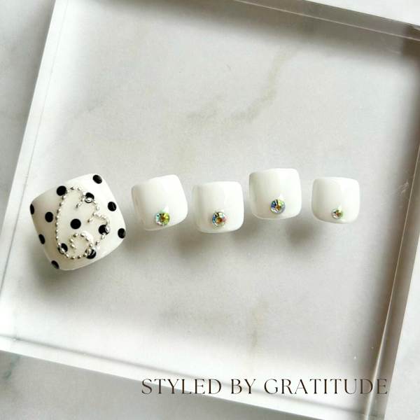 【フットネイル】ドット×ウイング🪽<デザイン>