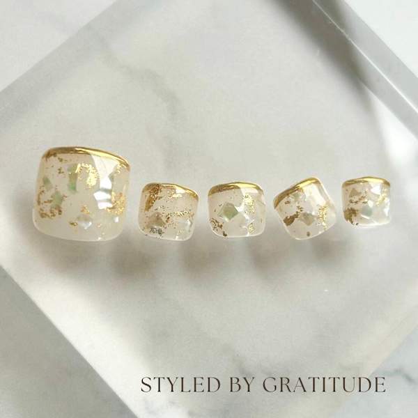 【フットネイル】シェル×ゴールドライン＜デザイン＞