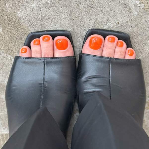 フットワンカラーネイル