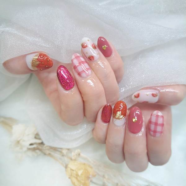 🍓かわいすぎ注意🍓大人ガーリーないちごネイル