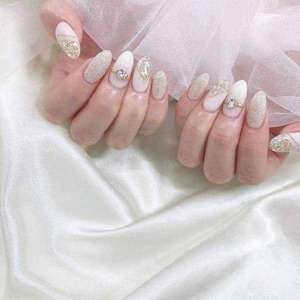 大人の指先に、シャンパンのきらめきを|Nail&Eyelash Alcea 上野御徒町店