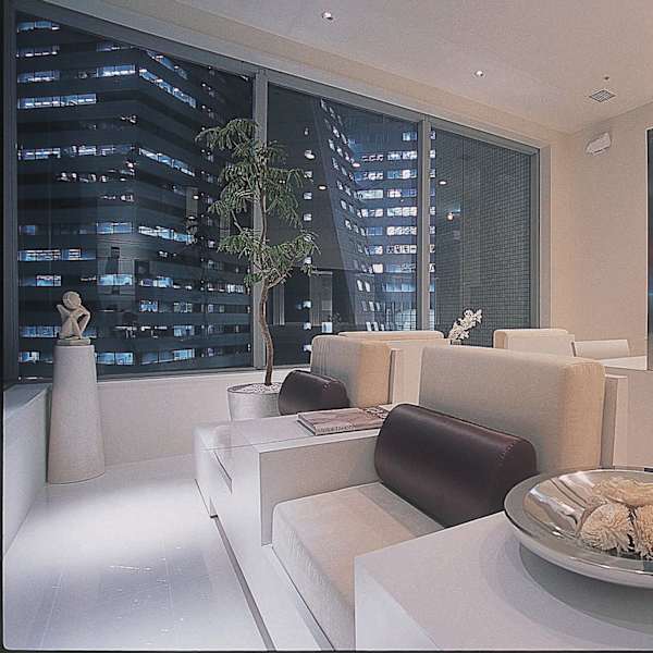 イーズ ミュゼ 梅田本店